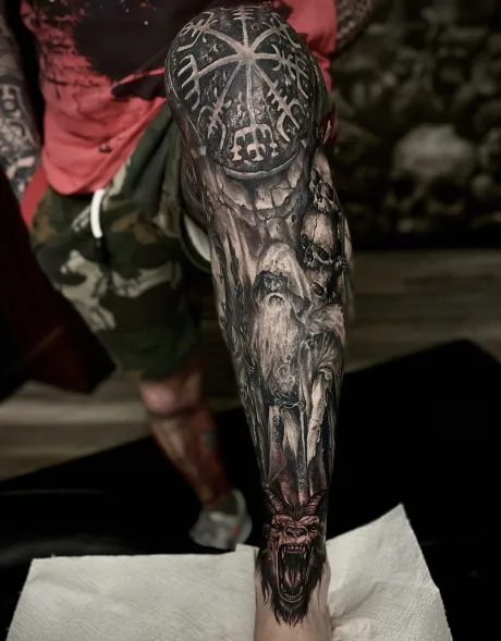 black and grey , realistic tattoo, wikinger tattoo, knie tattoo, schädel tattoo, tattoo bremen 