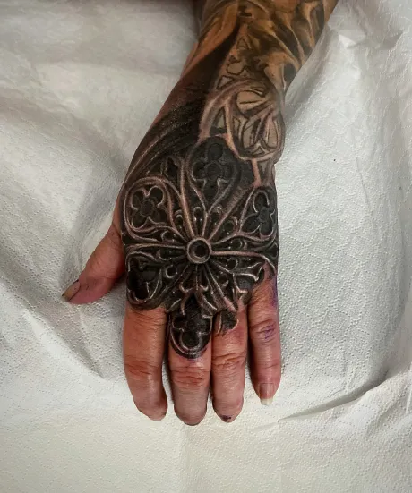 black and grey tattoo, realistic tattoo, hand tattoo, gothic tattoo, rosenfenster tattoo, tattoo bremen
