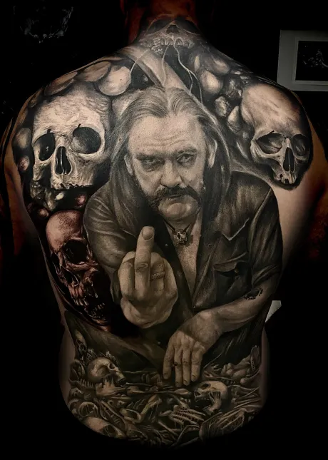 rücken tattoo, black and grey tattoo, porträt tattoo, motörhead tattoo, band tattoo, schädel tattoo, bremen tattoo, tattoo bremen, abgeheiltes tattoo