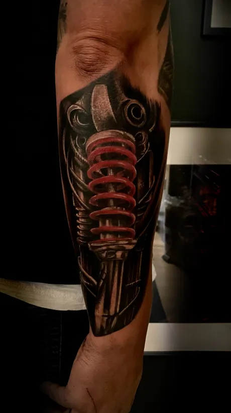 black and grey tattoo, arm tattoo, biomech tattoo, biomechanic tattoo, sprungfeder tattoo, bremen tattoo, tattoo bremen