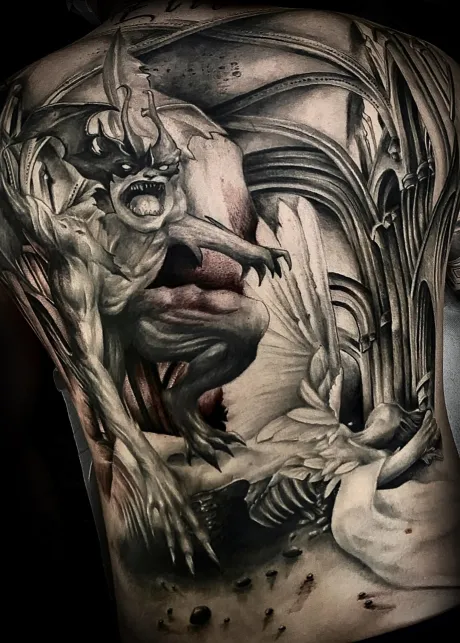 black and grey tattoo, rücken tattoo, abgeiltes tattoo, kirche tattoo, religion tattoo, engel tattoo, dämon tattoo, bremen tattoo ,tattoo bremen